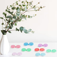 L/R labeling on contact lens case for left and right lenses