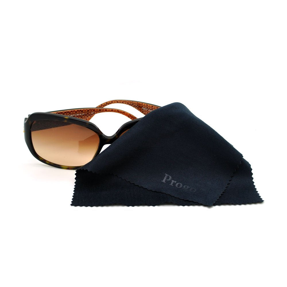 Cloth cleans oil and dirt from screens, lenses, glasses