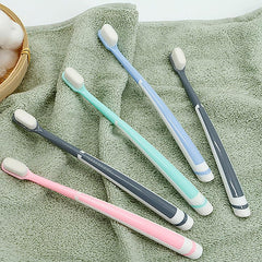 Independent packaging preserving hygiene of the toothbrush