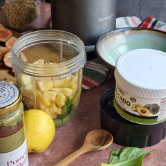 AKI Avocado Powder texture close-up
