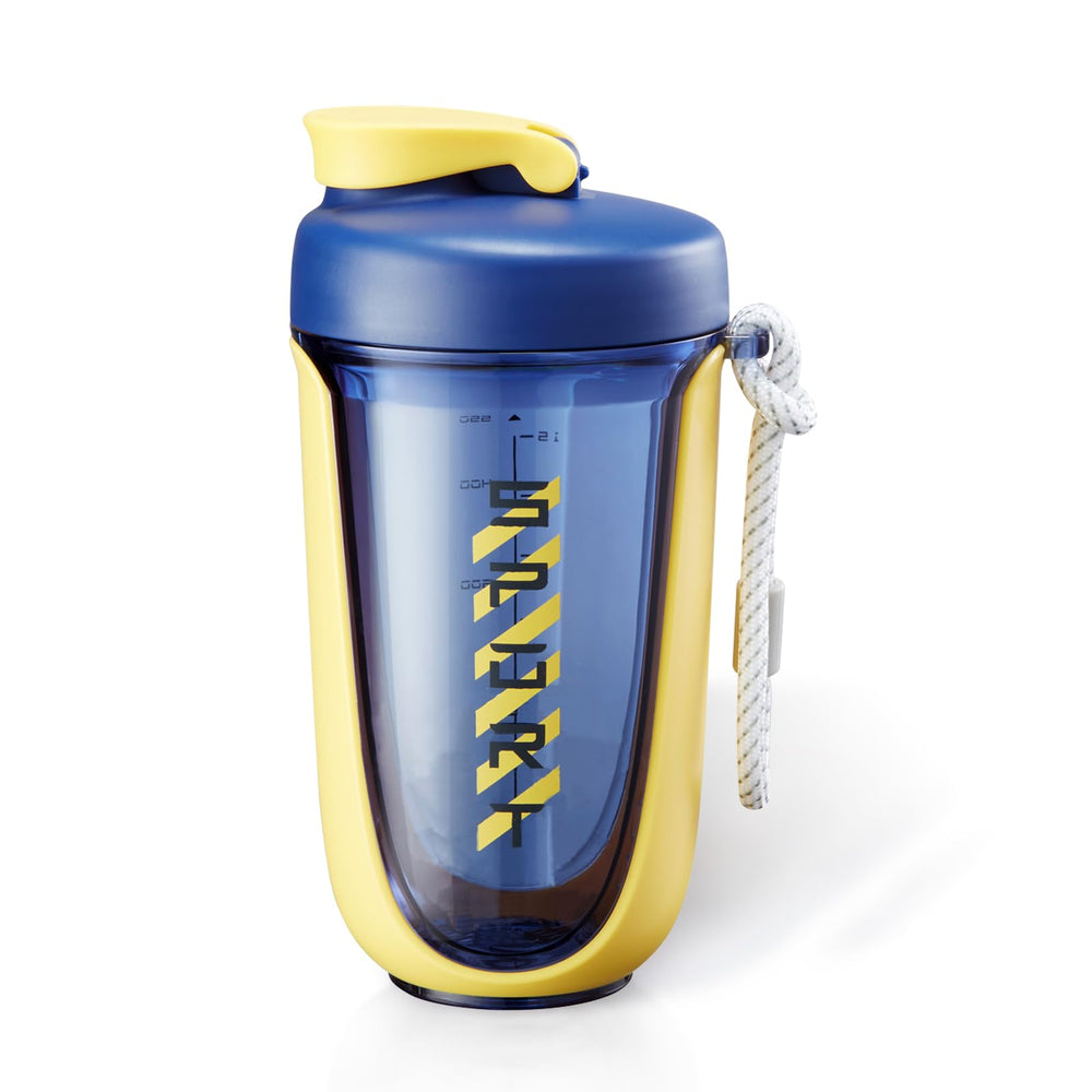boieioe 20 oz shaker cup shows ample capacity for shakes on the go.