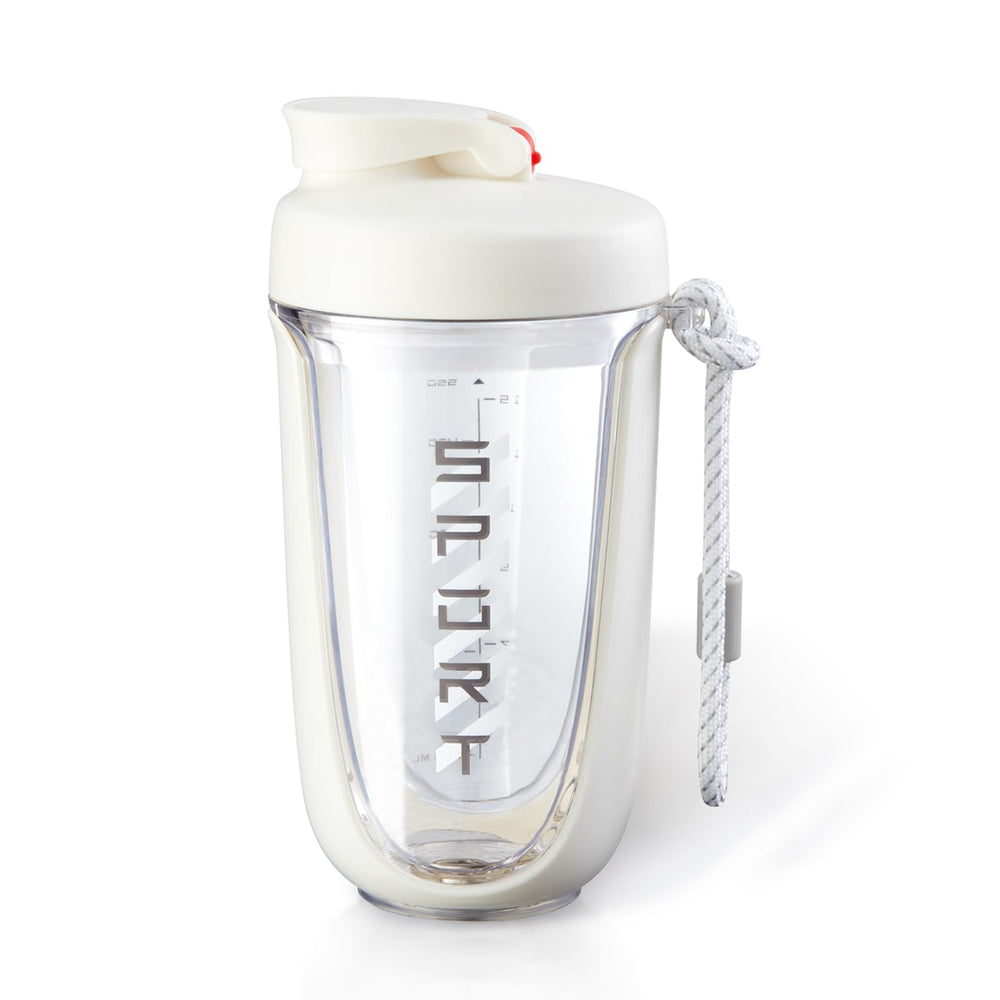 boieioe shaker 20oz capacity shown for on-the-go protein shakes