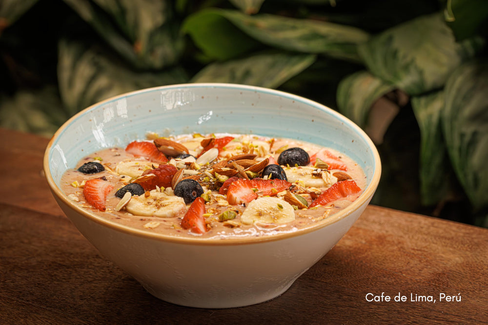 Serving ideas: Camu Camu powder in smoothie or water