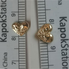 Box packaging with built-in sponge for tooth gems