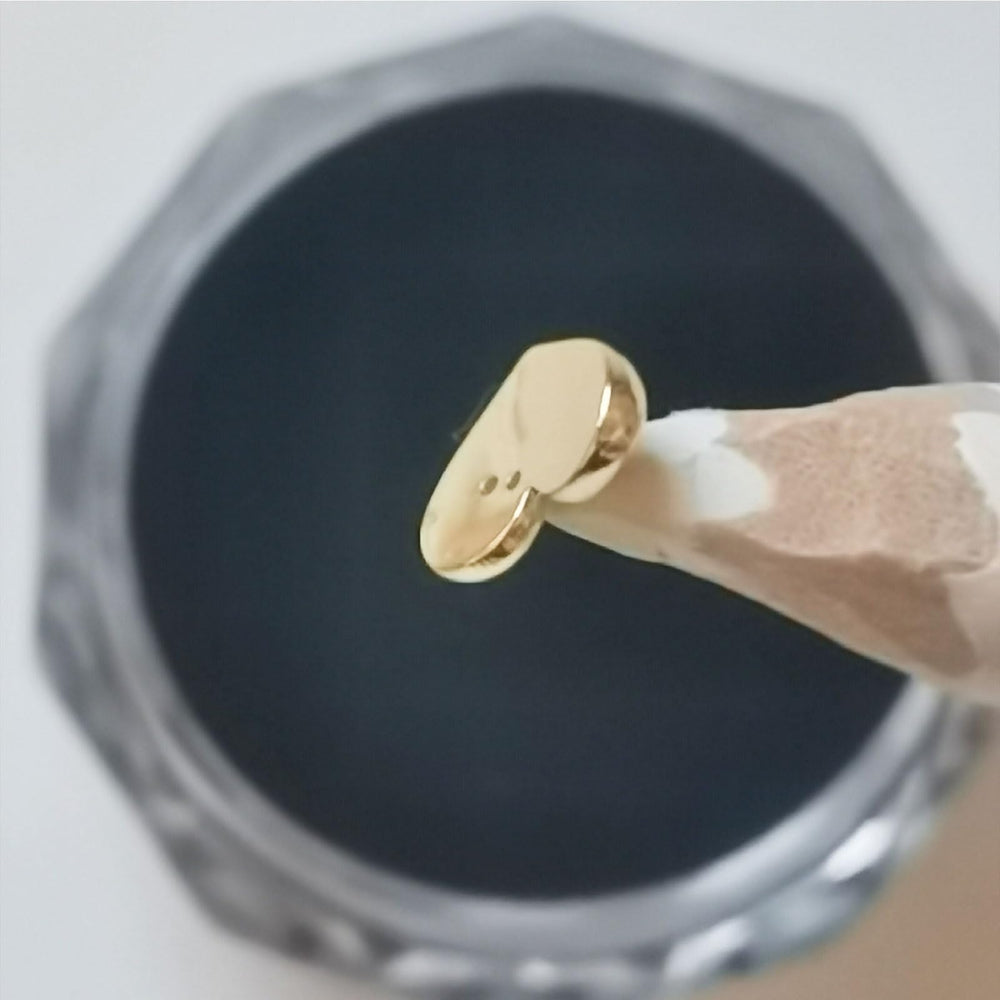 Instruction manual included for gem application