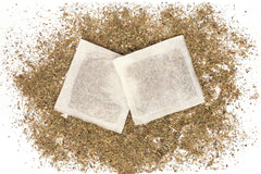 Detox Skinny Herb Tea packaging outlines a 14-day bedtime cleanse plan.