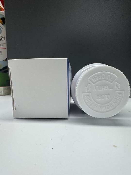 DFTLUUE capsules in hand illustrate simple daily supplementation.