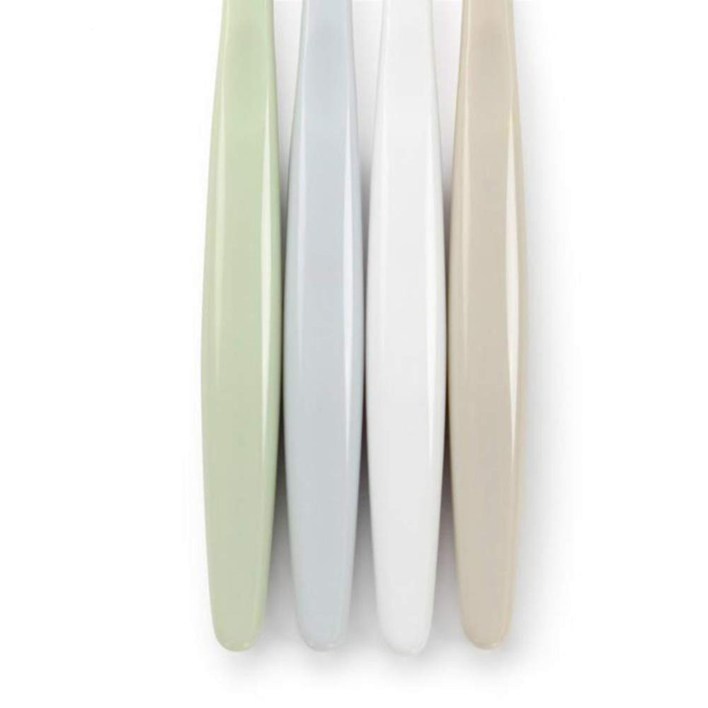 Package includes 4 toothbrushes
