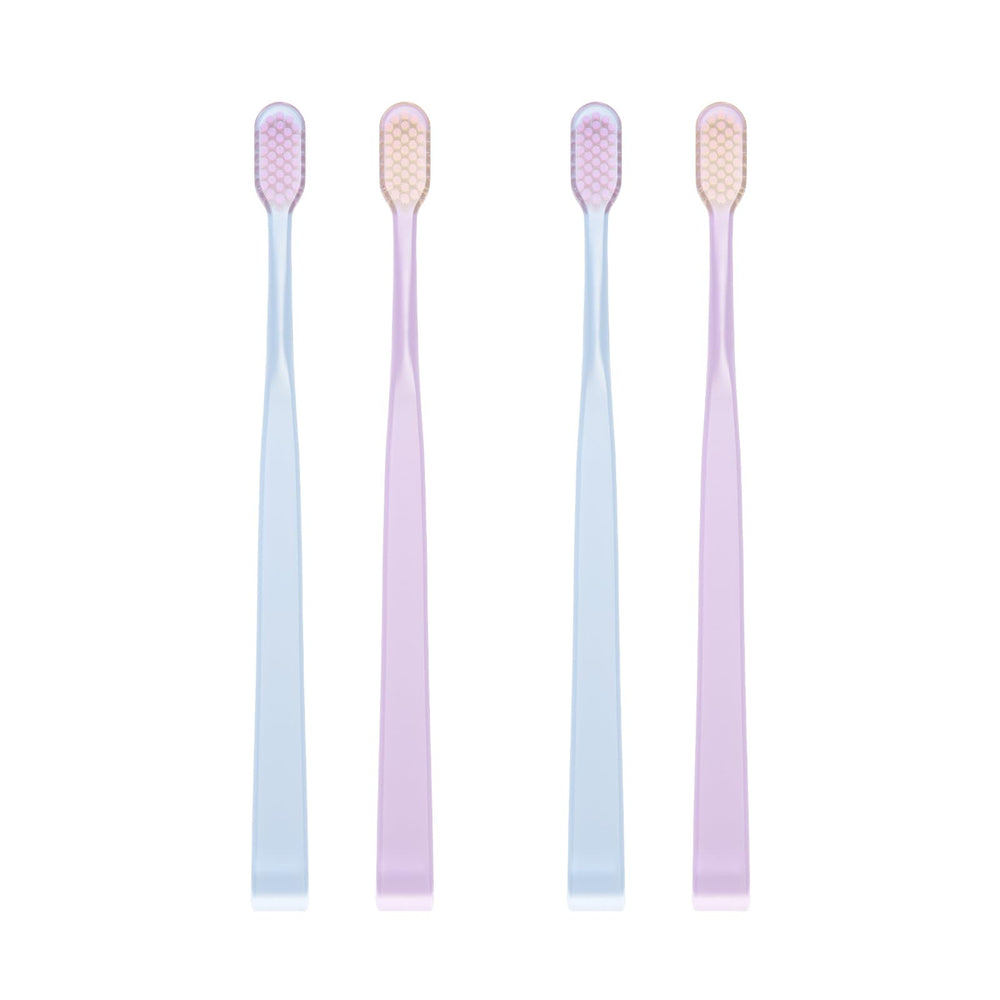 Slim ergonomic handle and compact head on DoraADream toothbrush