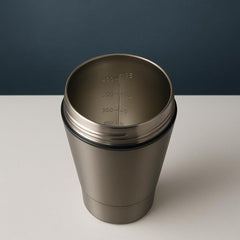 Double-wall vacuum insulation keeps drinks cold or hot