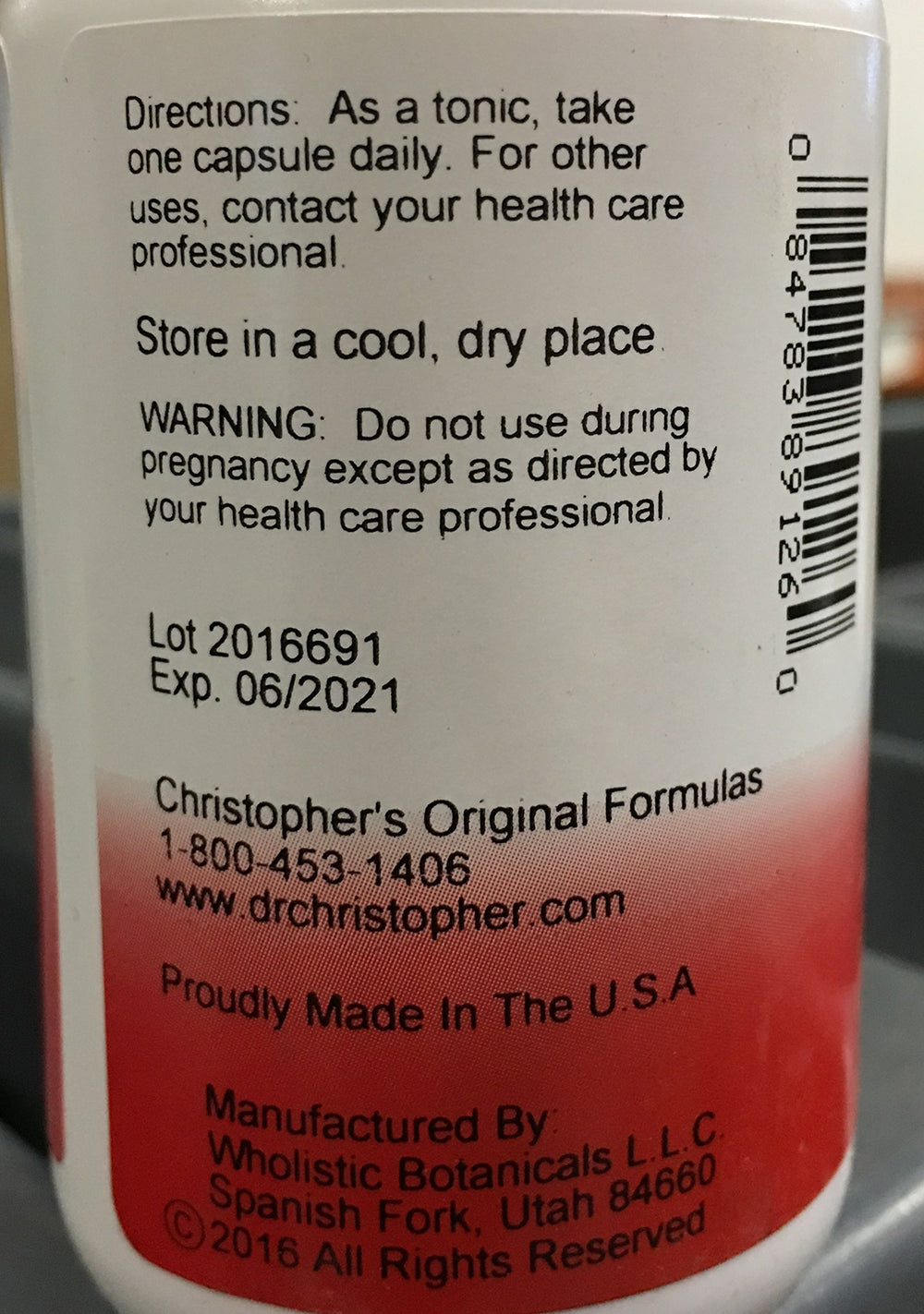 Close-up of 100 vegan capsules in a bottle