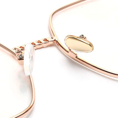 Cleaning cloth and tweezers included in kit