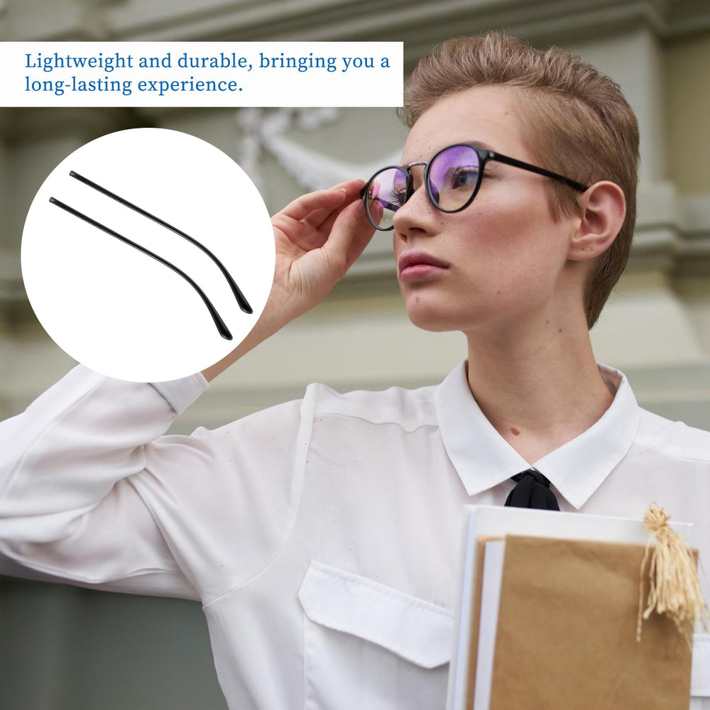 Double-headed screwdriver included in the kit