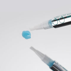 Close-up of gli gli Remineralization Gel texture