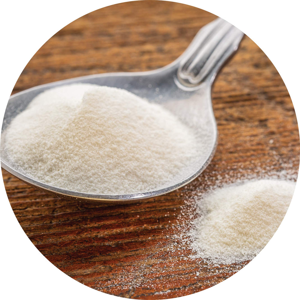 Mixing collagen powder into a beverage