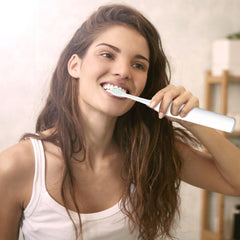Click-on fit with minimal gap for smooth brushing