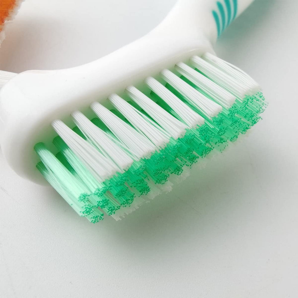 Denture brush set packaging and arrangement
