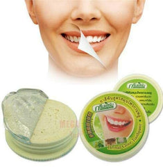 Natural ingredients: clove oil, mint, and chamomile for fresh breath