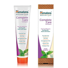 Spearmint toothpaste tube with Himalaya Botanique branding
