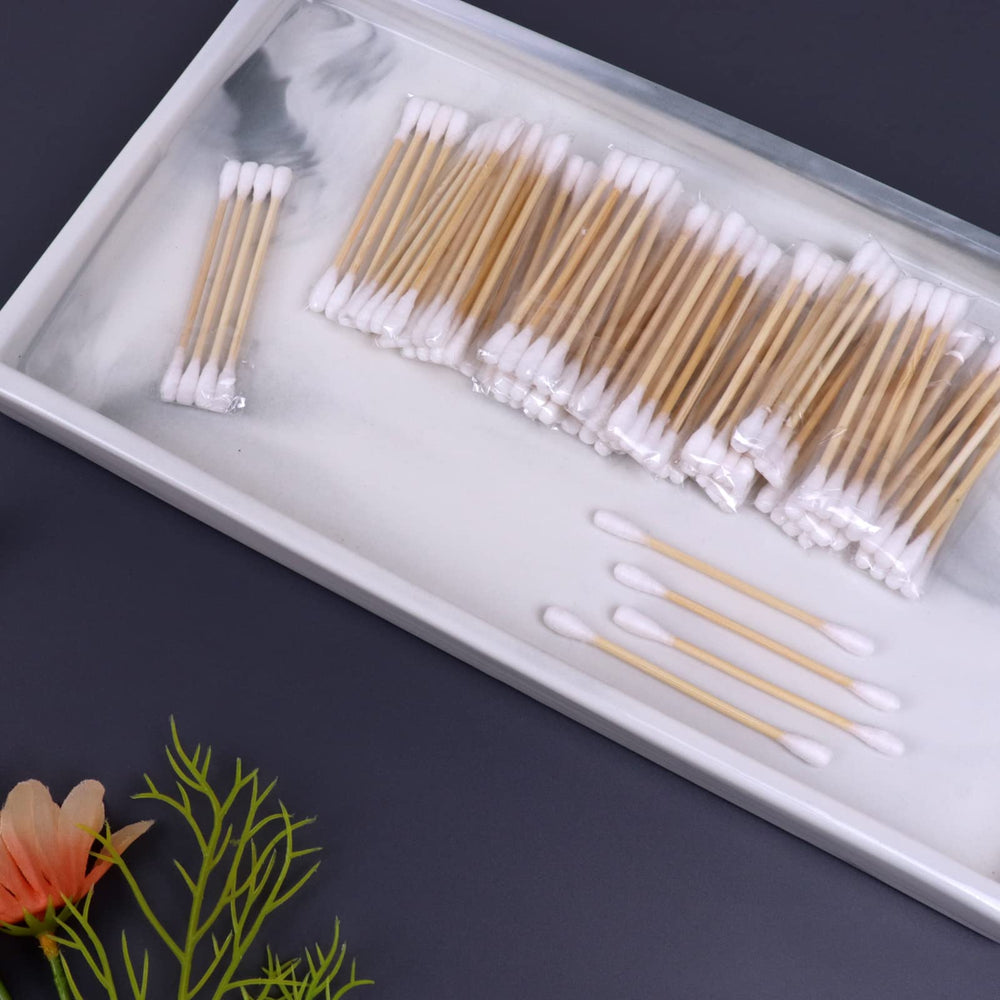 Medium-soft bristle toothbrush close-up