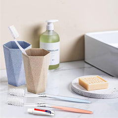 Travel toothbrush bundle suitable for hotels, flights, and camping