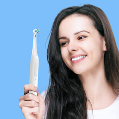 Great value pack: 8 brush heads for family use