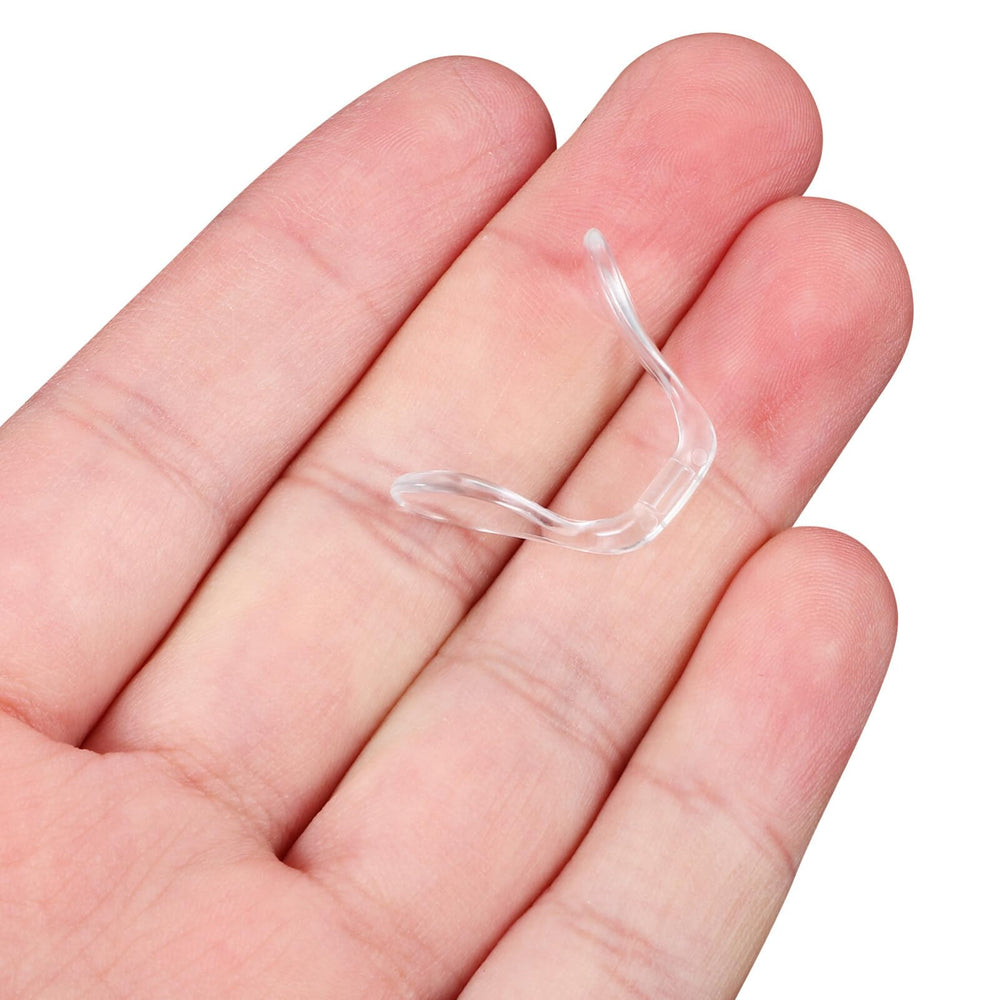 Plastic nose pads prevent frame slipping