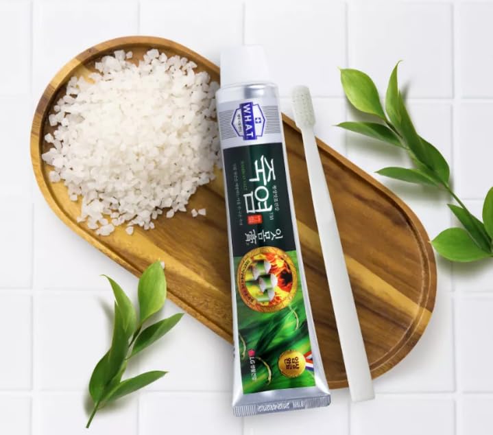 Close-up of bamboo salt emphasis in ITMOMGO toothpaste