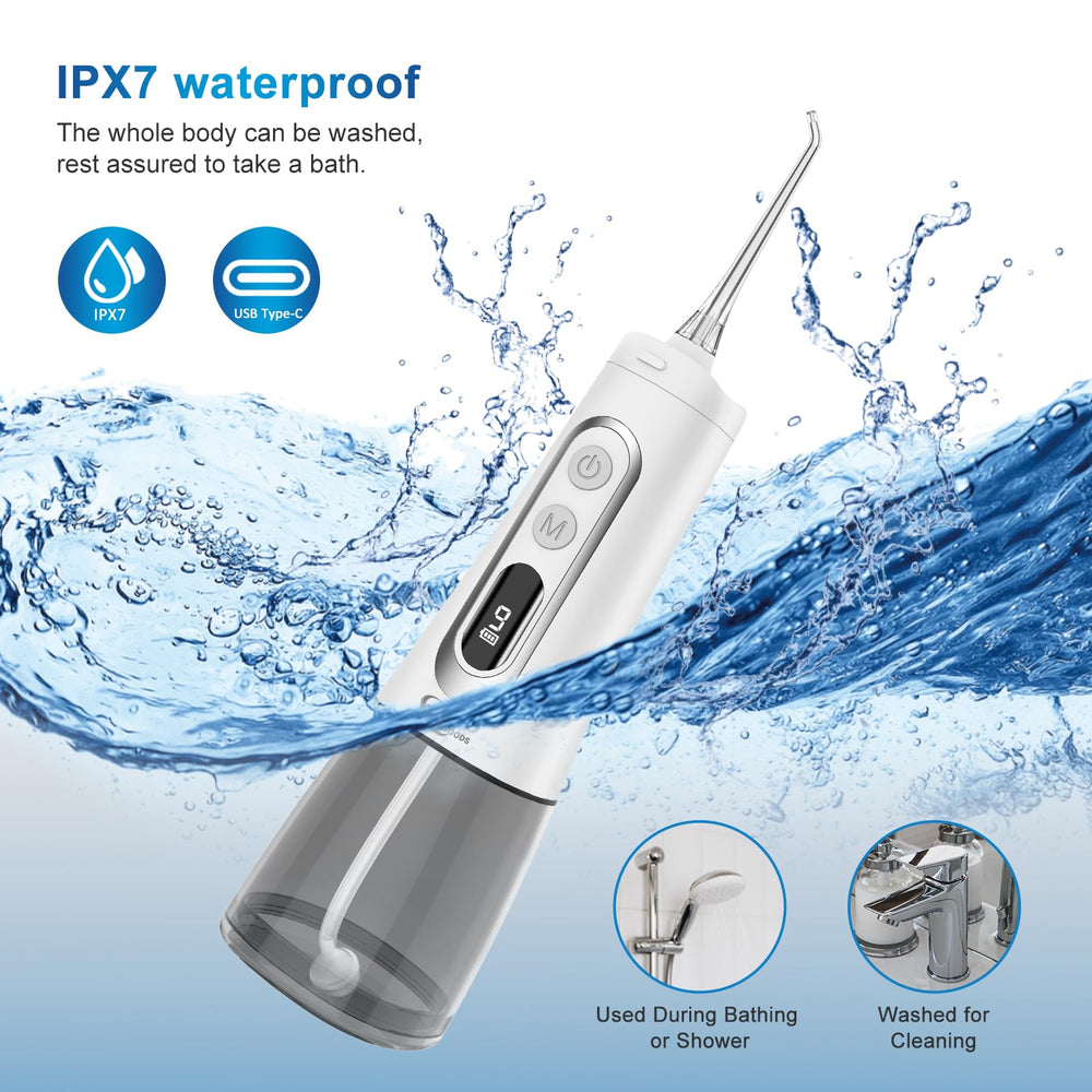 Complete package: flosser, 4 jet tips, USB-C cable and travel bag