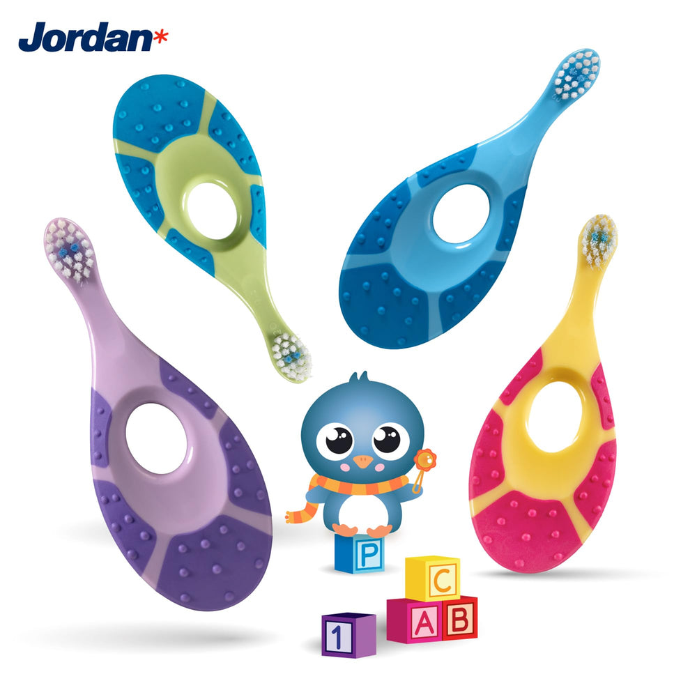 Red Dot Design Award logo on Jordan Step 1 toothbrush