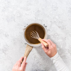 Flow aid demonstration showing magnesium stearate as a glidant