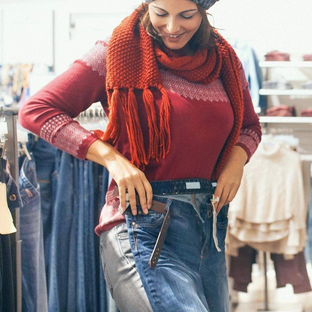 Lifestyle shot of Keto-Max NDS used during holiday meals for portions awareness.