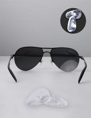 All items included in the kit: screws and screwdriver