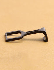 Flexible hinge system compatible with curved or flat temple arms