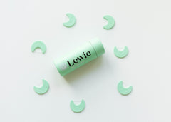 Dentist-created whitening pen for a beautiful smile