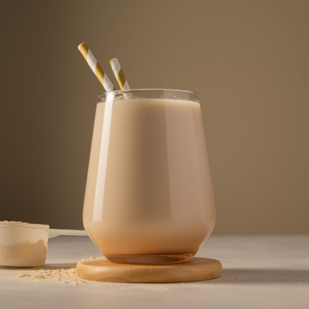 Minimo Nutrition Whey Isolate jar highlights simple ingredients for daily protein intake.