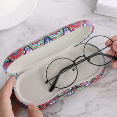 Built-in mirror on lid for easy lens changes