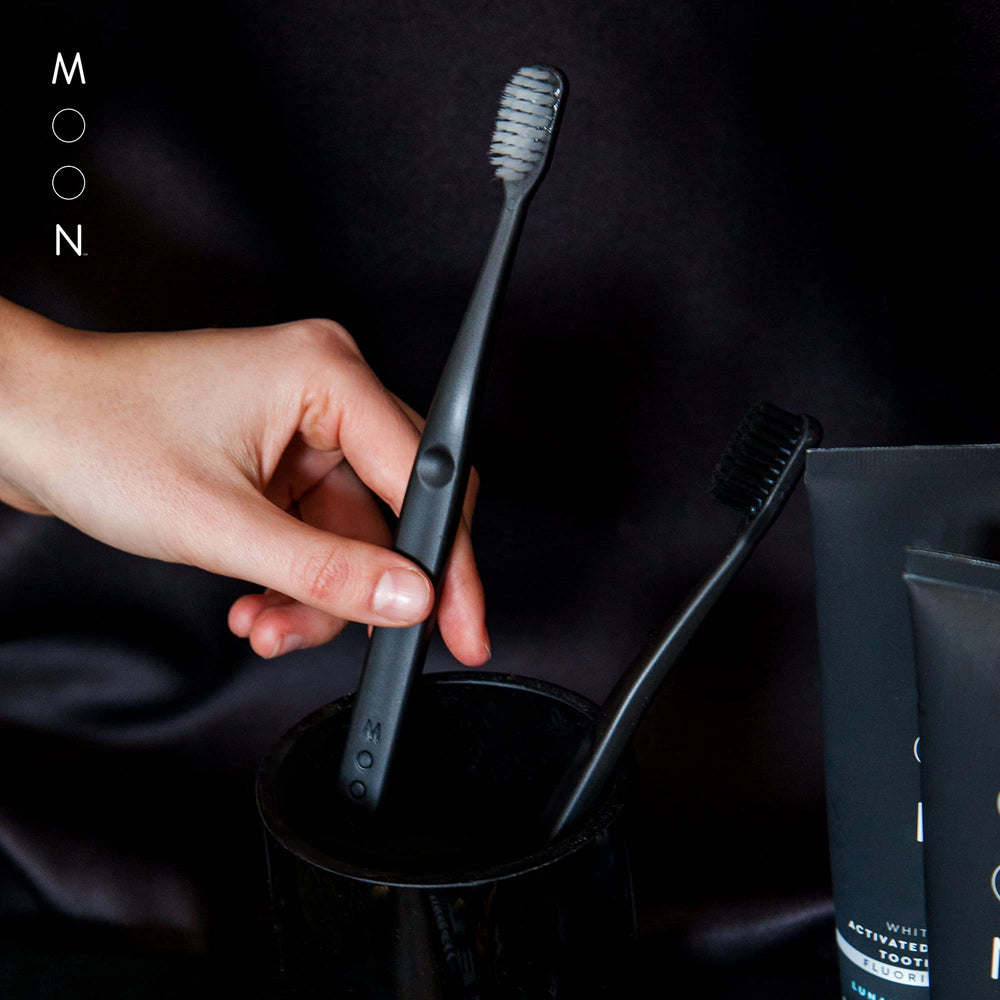 720 tapered ultra-fine bristles close-up