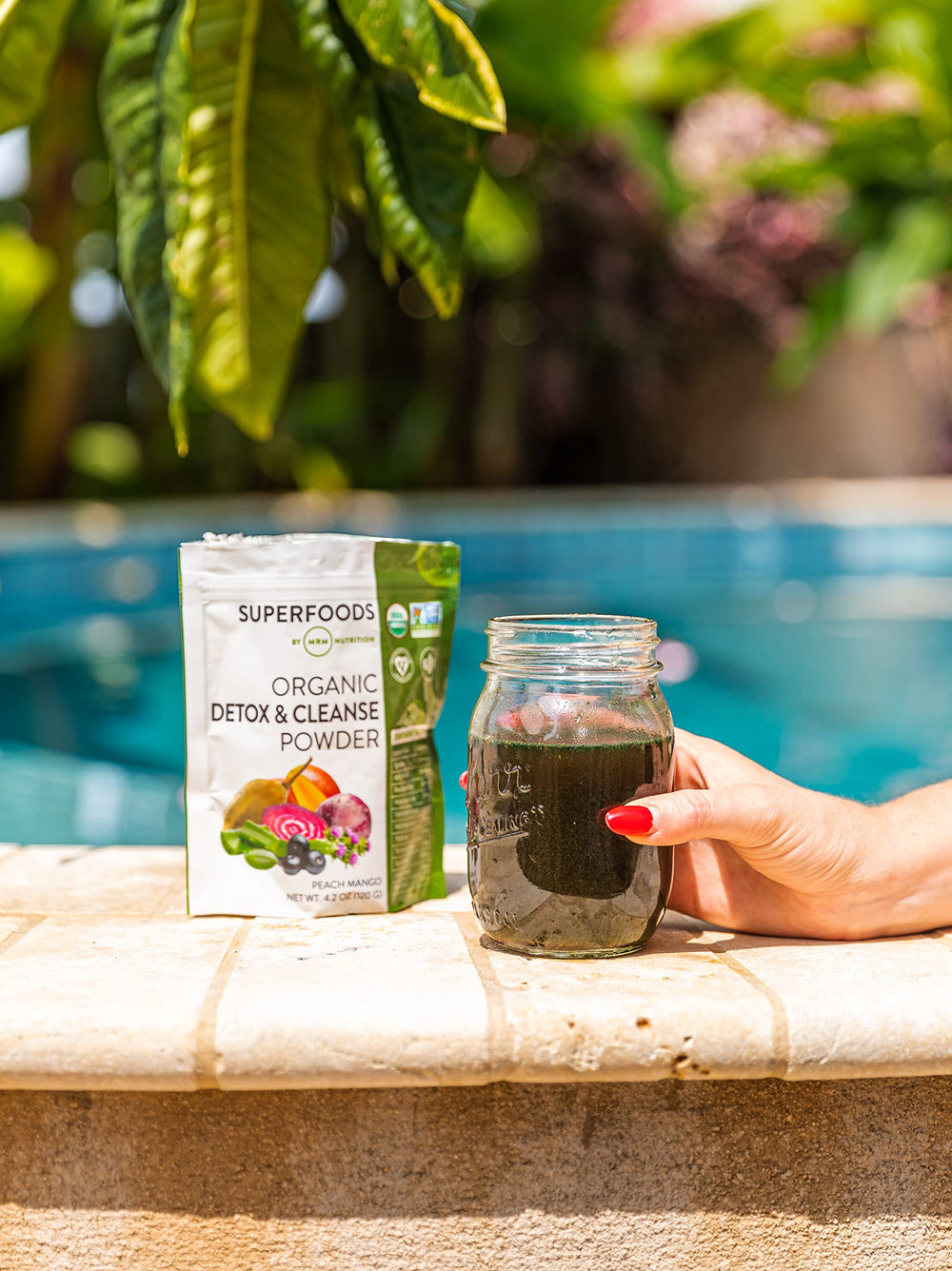 MRM Detox bottle close-up with label and packaging details