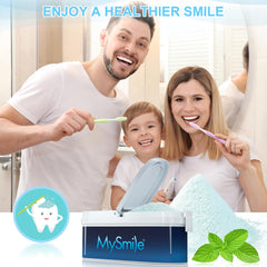 Whitening powder applied to teeth during brushing