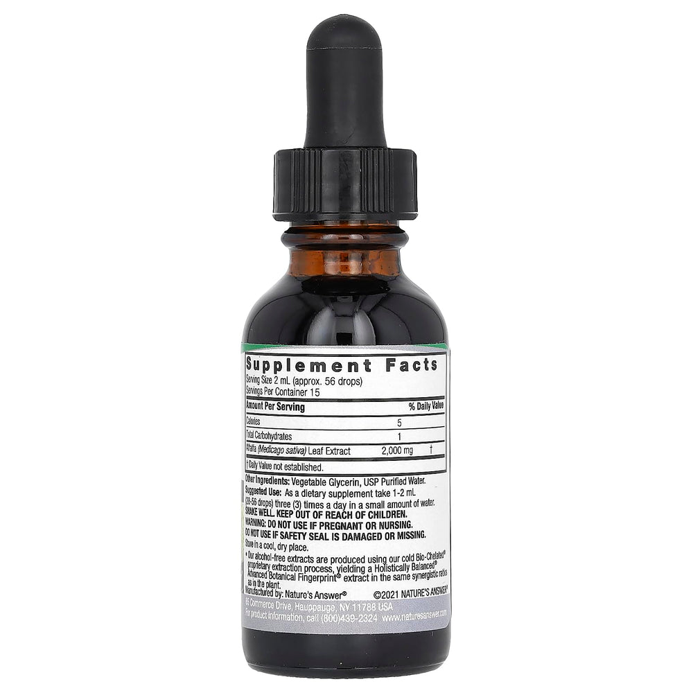 Close-up image highlighting alfalfa leaf extract benefits for immune support, digestion, and detoxification