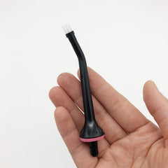 Easy to attach and remove replacement tips for cleaning