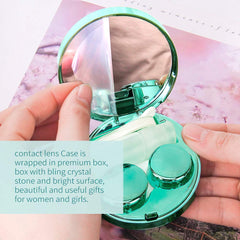 Mirror and solution bottle included in the travel kit