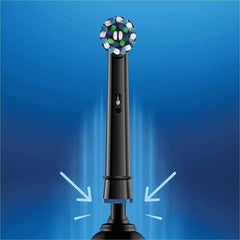 Angled Cross Action bristles designed for deep cleaning