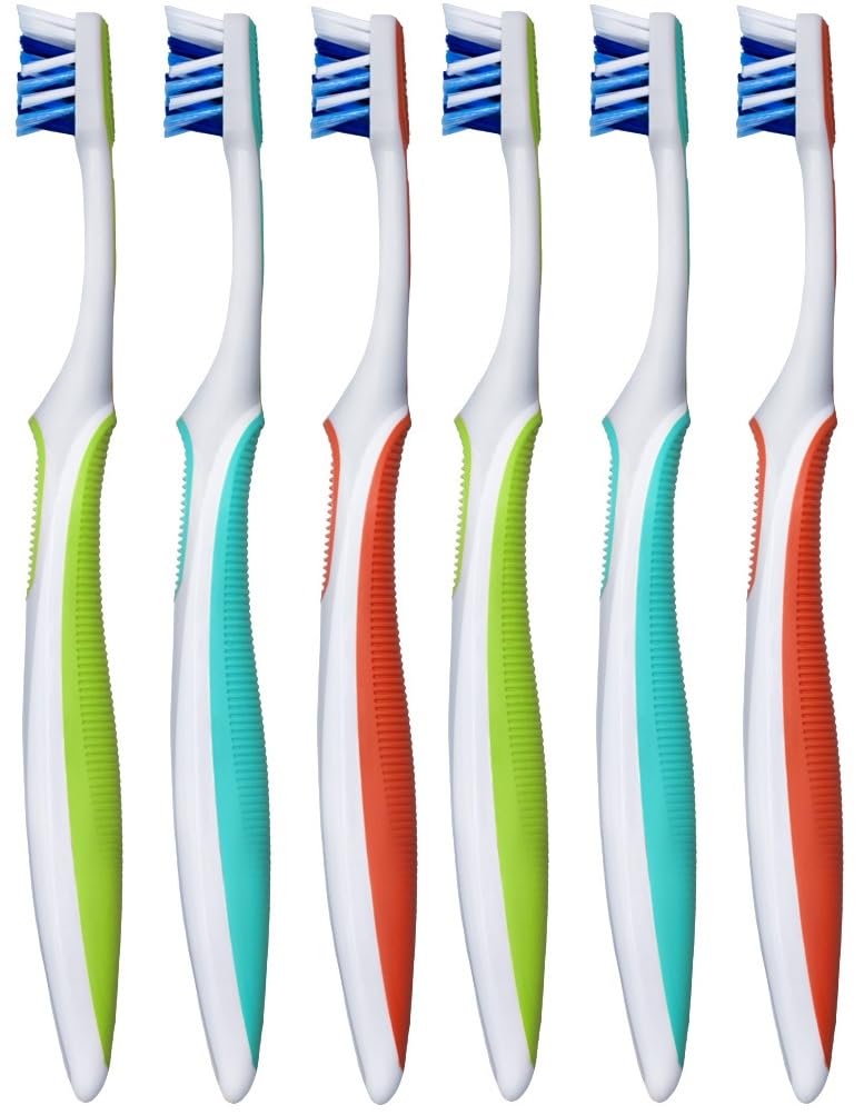 Oral-B Cross Action toothbrush with compact head and soft bristles in a 2x3 pack – front view