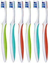 Oral-B Cross Action toothbrush with compact head and soft bristles in a 2x3 pack – front view