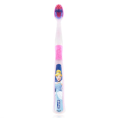Power Tip bristles reach back teeth for better cleaning