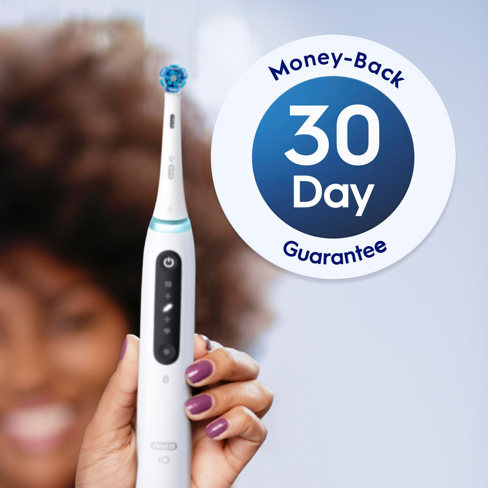 Display of Oral-B iO Ultimate Clean replacement heads