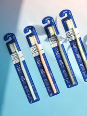 Assorted color handles in the toothbrush pack