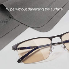 Cloths cleaning eyeglasses with no lint or scratches